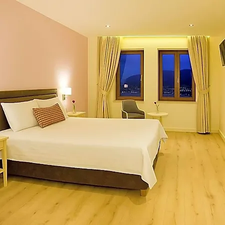 Hotel Arktos 3*