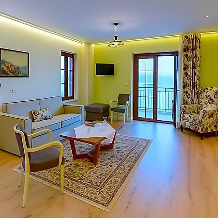 Arktos Hotel Eleousa