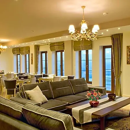 Arktos Hotel